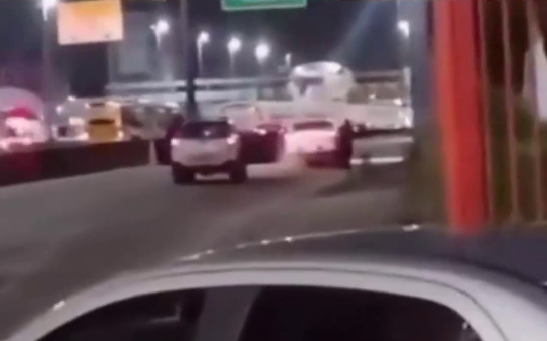 Vídeos mostram policiais disparando contra o carro do secretário assassinado no RJ